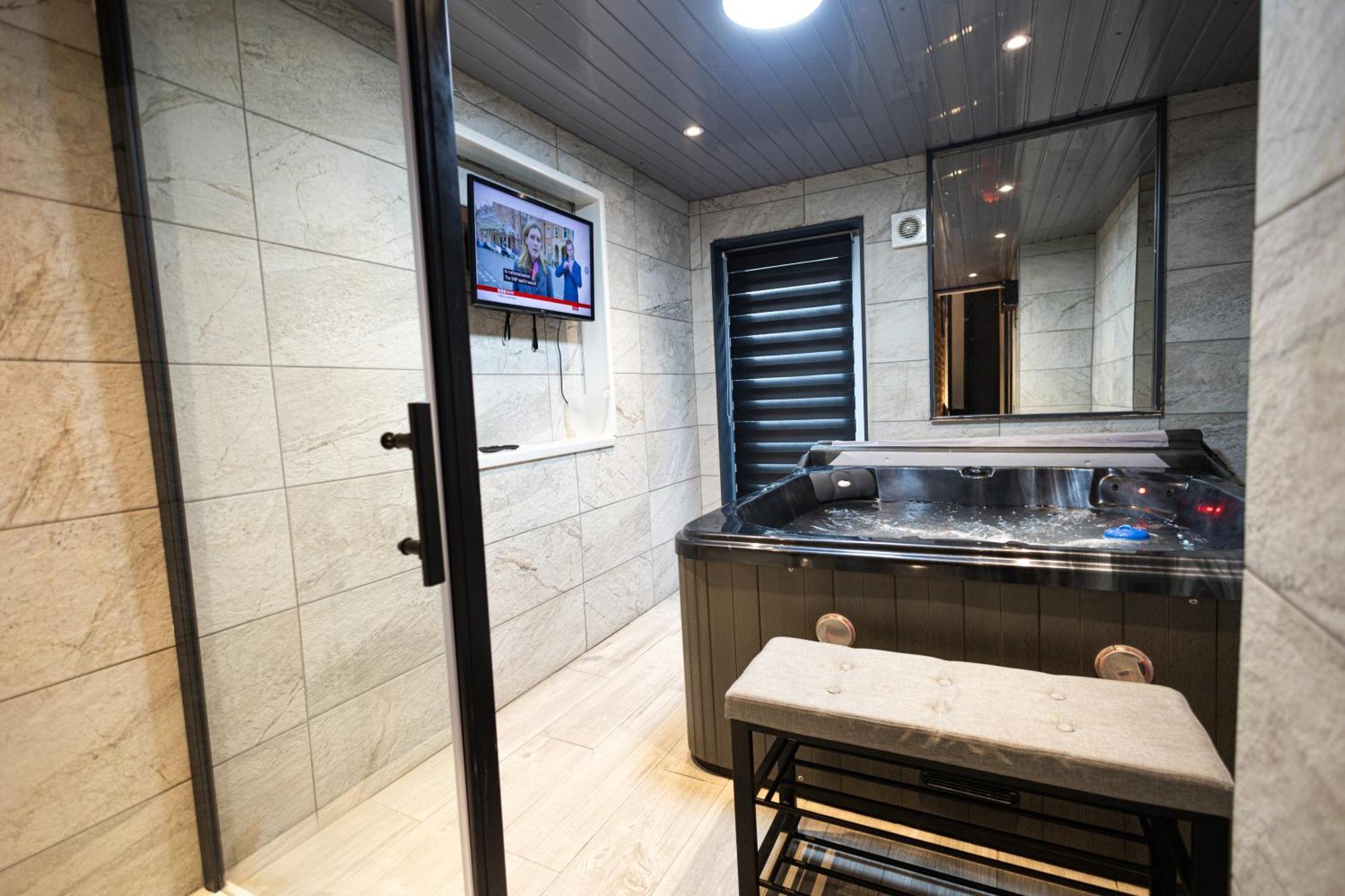 London, Jacuzzi 1 Bedroom Appartement Londen